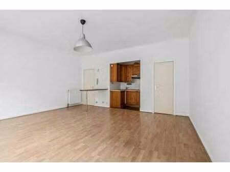 agréable studio à saint-gilles