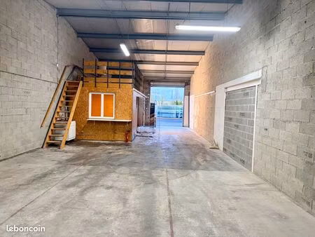 entrepot local commercial