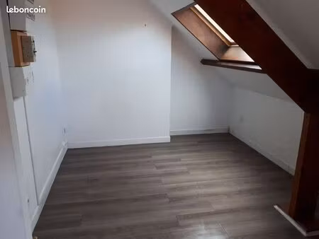studio 23 m2 en sous pente à lesquin