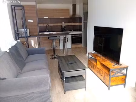 soulac sur mer  t2 meublé avec terrasse couverte. location à l’année dans parc 7000 m²