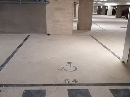 parking grande taille à louer à villeparisis