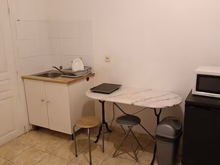 studio meublé proche du lycée savary de mauleon