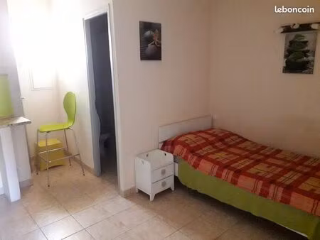 studio coeur de village provençal