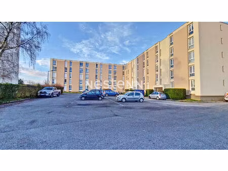 a louer appartement 3 pièces avec parking extérieur et cave