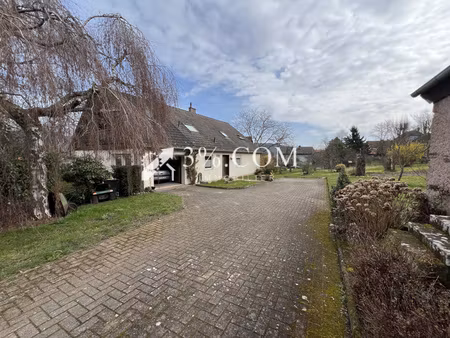 grande maison d'habitation de 6 pièces