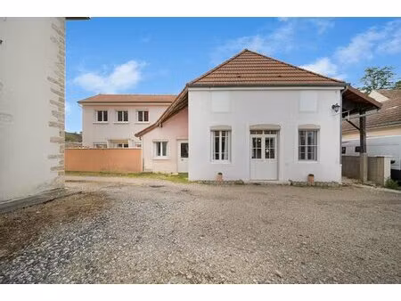 maison de caractère de 250 m² 5 chambres à vendre située à trois kms d'ouroux sur saône