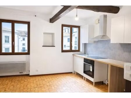 location maison 3 pièces 78 m² à salon-de-provence (13300)