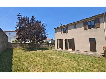 location maison  89.62 m² t-4 à aussillon  700 €