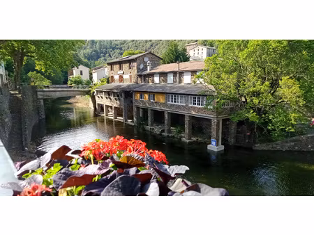 ancien restaurant + maison d'habitation.