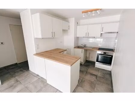 location appartement  41.06 m² t-2 à cluses  735 €