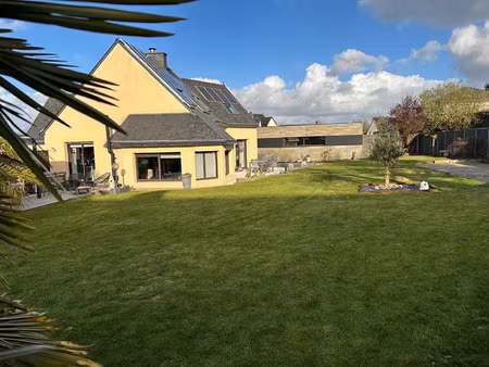 vente maison à plounéventer (29400) : à vendre / 156m² plounéventer