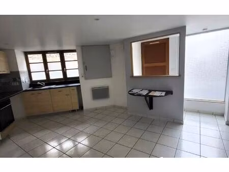 appartement saint-flour 55 m² t-2 à vendre  68 000 €