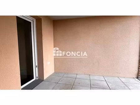 aux portes d'amiens  t2 en parfait état  terrasse  parking en sous-sol