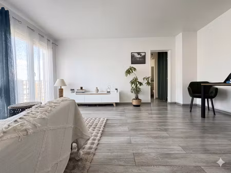 appartement 43 m2 avec balcon