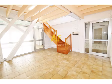 frejus coeur historique local en duplex de 107 m2