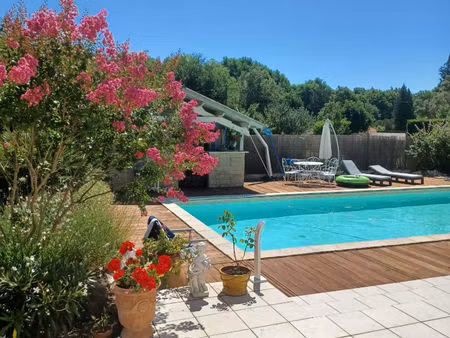 maison 5 chambres 171 m²+ piscine + jacuzzi terrain 3130 m²