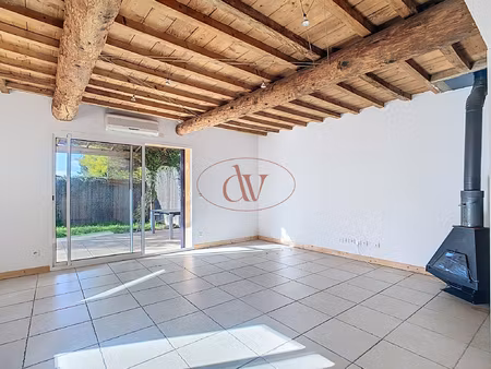 maison athypique avec garage et jardin ( elne )