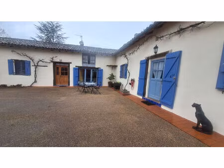 propriété sur 6000m² de terrain avec piscine