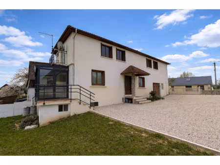 charmante maison familiale avec vue dégagée cadre de vie p