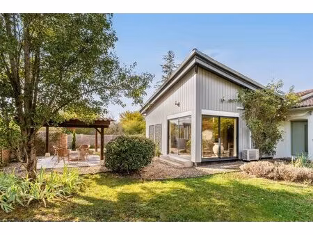 propriété de campagne dans un petit hameau