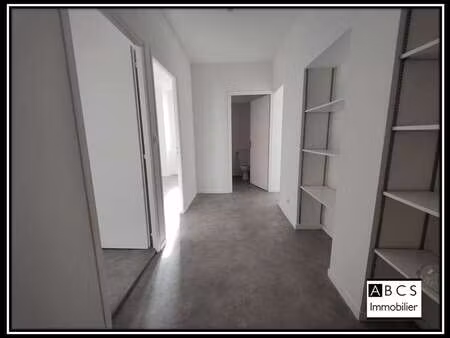 vente immeuble à la roche-sur-yon (85000) : à vendre / 180m² la roche-sur-yon