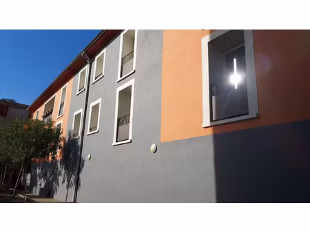 roujan t3 tres bon etat avec terrasse