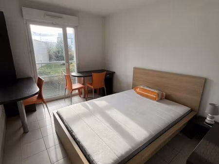 studio meuble face hopital nord