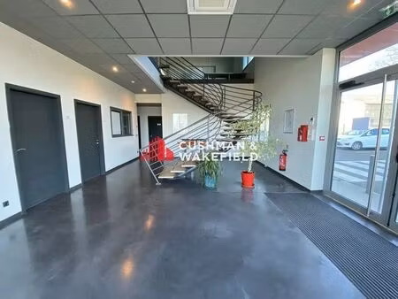 location bureaux 260 m² à 340 m²