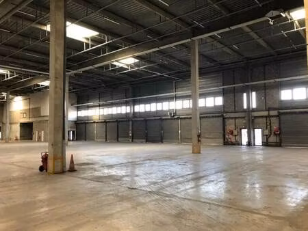 location entrepôt 1 718 m² à 5 151 m²