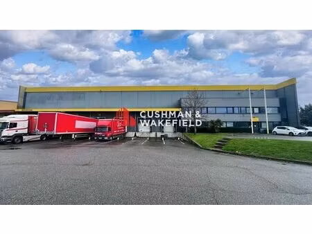 location entrepôt 4 500 m²