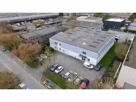 location local d’activités 1470m²