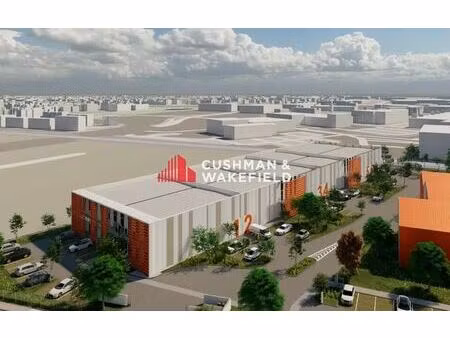 location local d'activités 1 200 m² à 3 610 m²