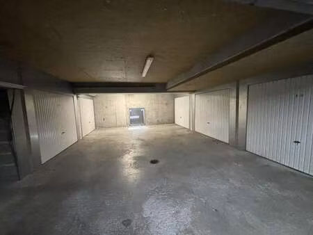 vente garage et parking à nantes (44000) : à vendre / 14m² nantes