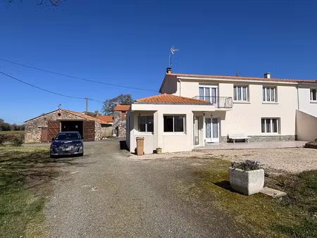 ensemble immobilier avec deux habitations à vairé