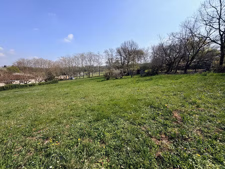 fourquevaux - terrain constructible  viabilisé de 1200 m2