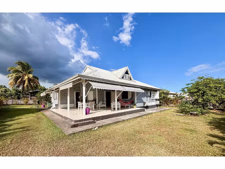 maison 4 pièces + mezzanine - petit-bourg