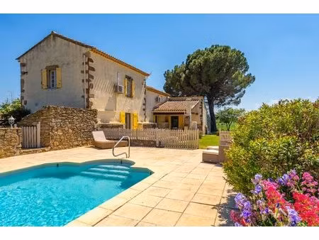 appartement bourgeois élégant au cœur du centre-ville de carcassonne – charme historique &
