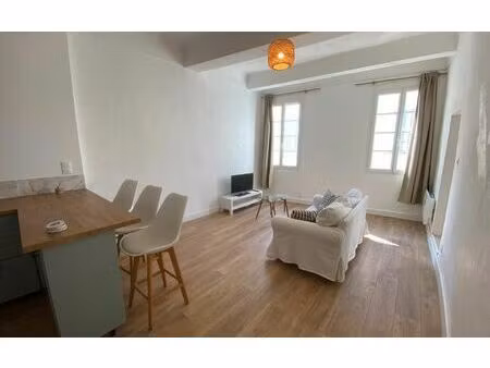 location appartement  m² t-2 à le beausset  750 €
