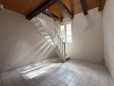 location duplex 2 pièces 29 m² à saint-geniez-d'olt (12130)  315 €