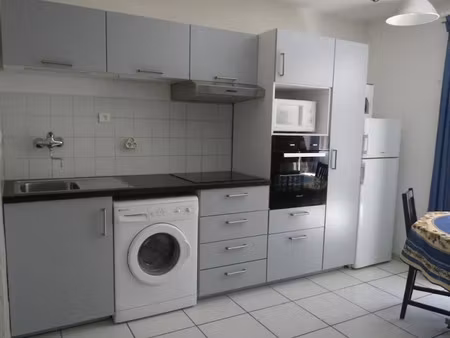 location meublée appartement 2 pièces 35 m² à mas thibert (13104)  630 €