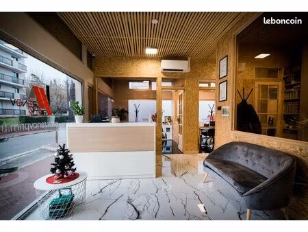 local professionnel / bureaux