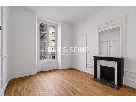 ** st-placide ** magnifique deux pièces entièrement rénové avec charme de l'ancien !