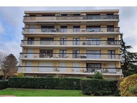 location meublée appartement 1 pièce 30 m² à rueil-malmaison (92500)  1 100 €