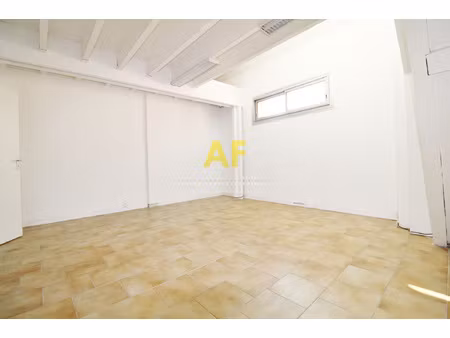 frejus coeur historique local de 45 m2