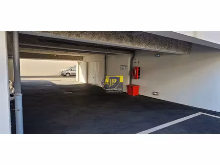 parking / box saint gilles croix de vie