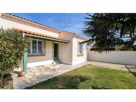 maison coup de cœur - plain pied 3 chambres  jardin  garage et dépendances