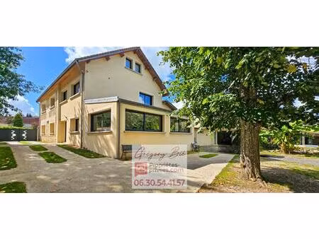 maison 9 pièce(s) 270 m2