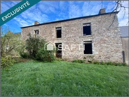 authentique maison en pierre.