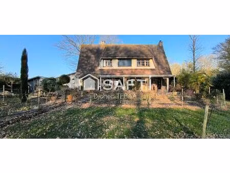 maison traditionnelle avec grand terrain