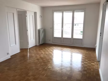 location appartement 3 pièces 64 m² à caluire-et-cuire (69300)  977 €